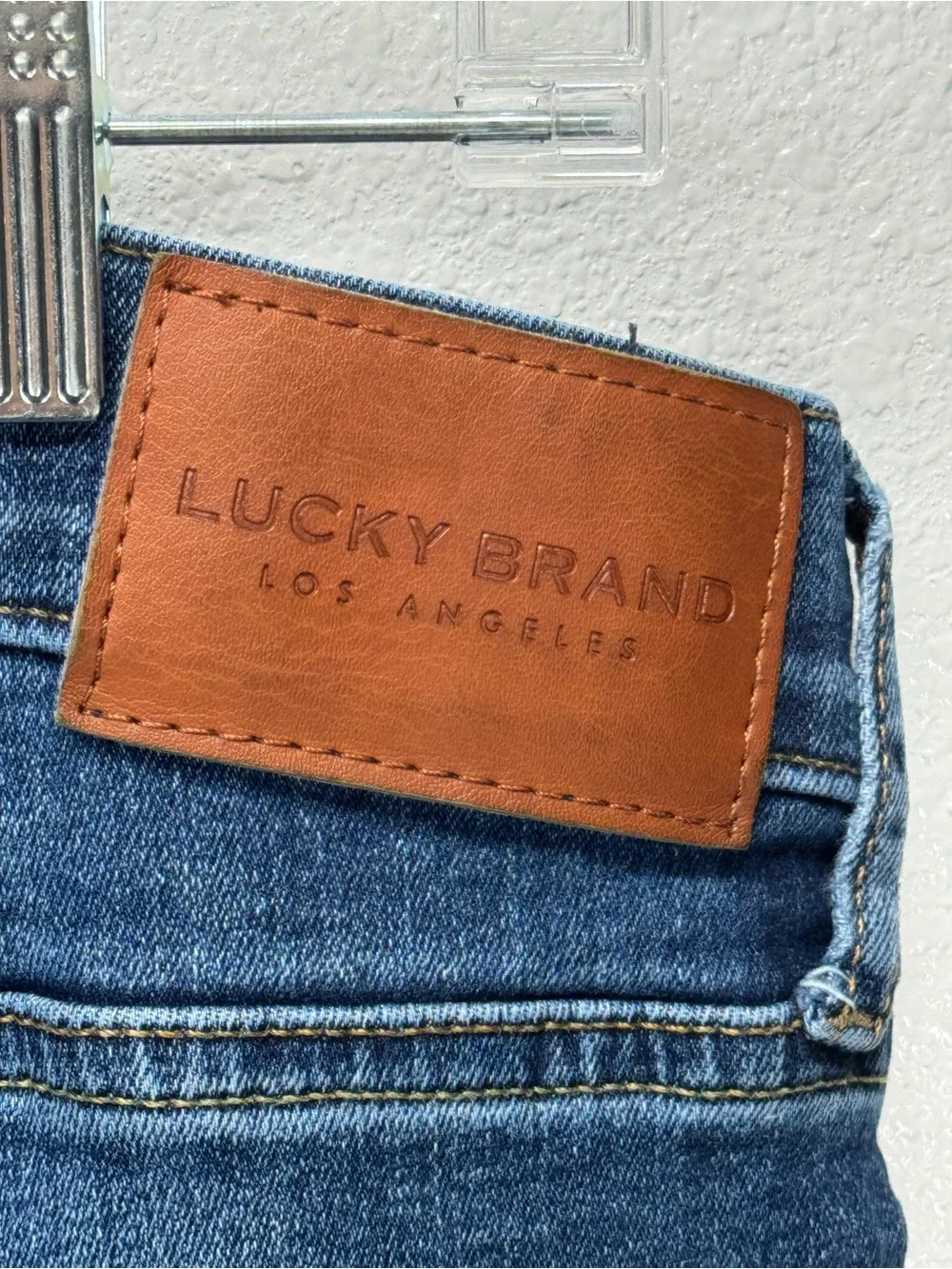 Lucky Brand 412 Athletic Slim 32/32 (inseam now 31) Mid Rise